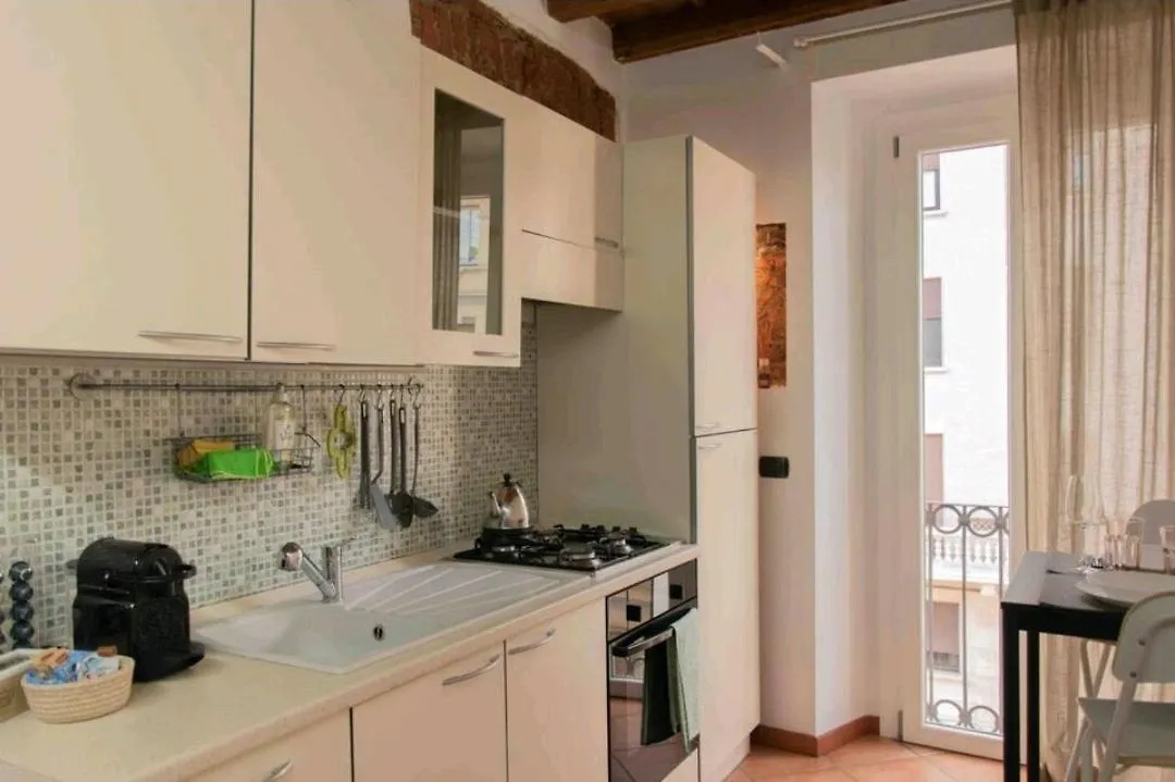 Bilocale Sforza Milano Centro !! Apartment 0*, Milan Italy
